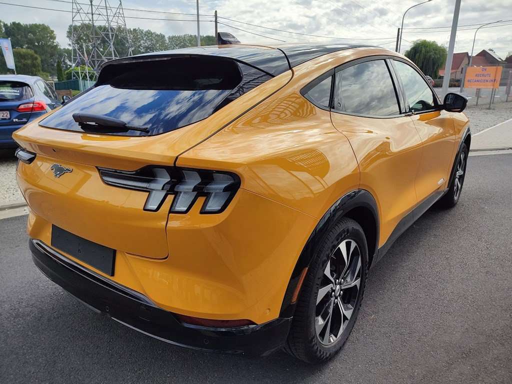 Ford Mustang Mach-E Premium RWD - 99kWh -autonomie 600 km - NEW