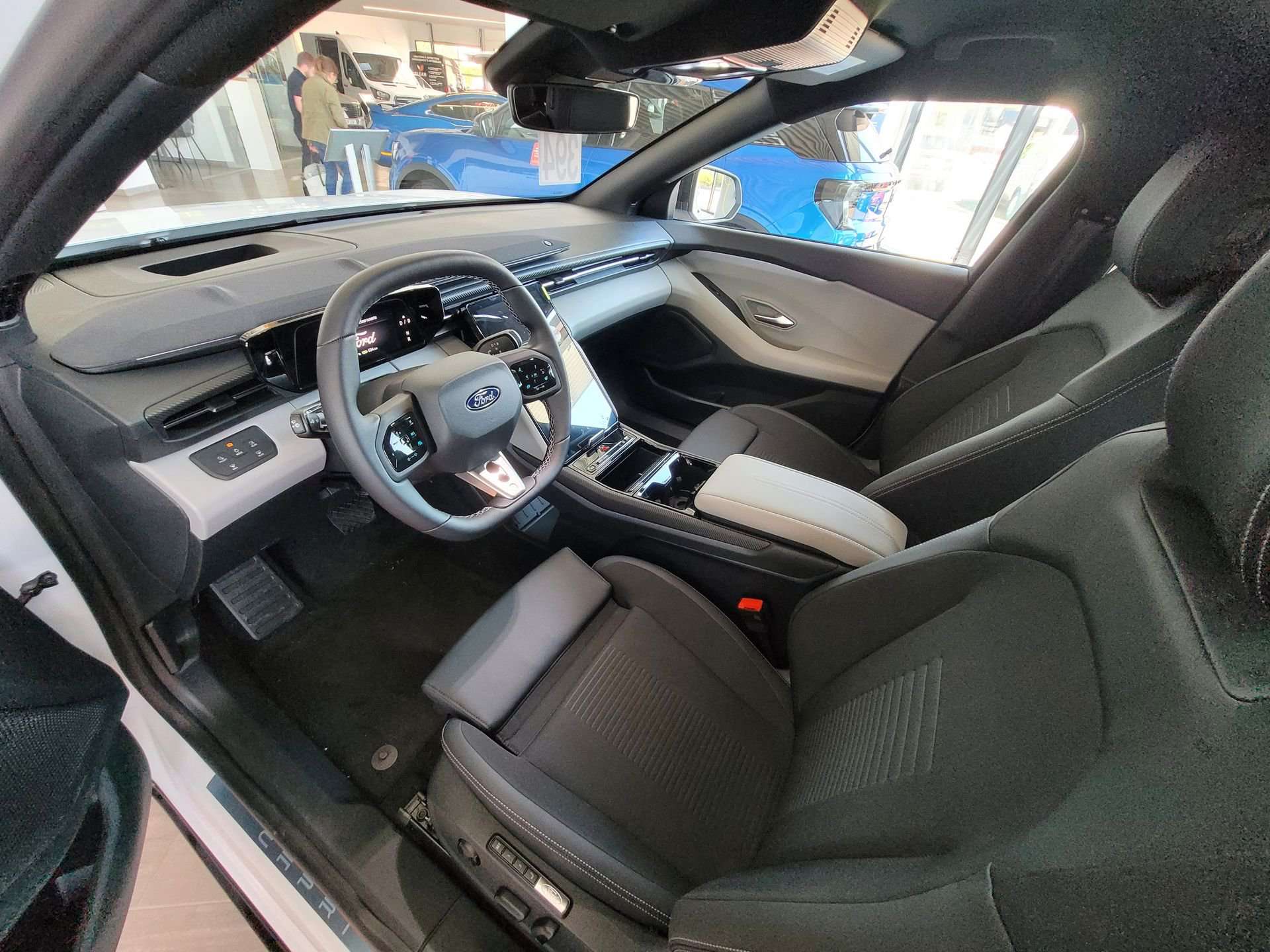 Ford Capri Premium 79kWh AWD 340cv - 560 km d'autonomie WLTP