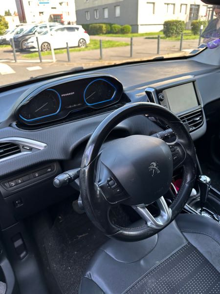 Peugeot 2008 1.6 VTI 120 ALLURE AUTO