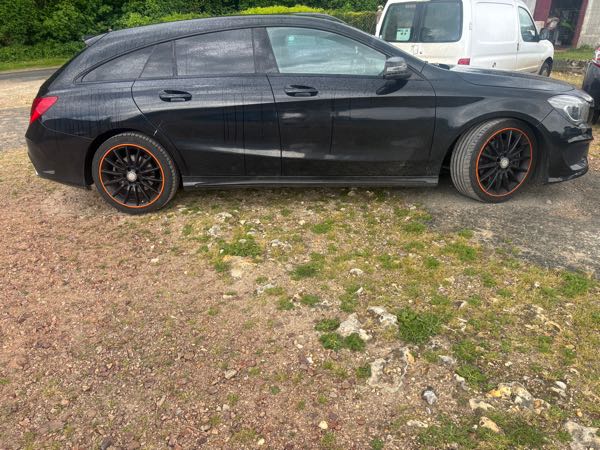 Mercedes-Benz Cla SHOOTING BRAKE 220 D ORANGEART EDITION 7G-TRONIC