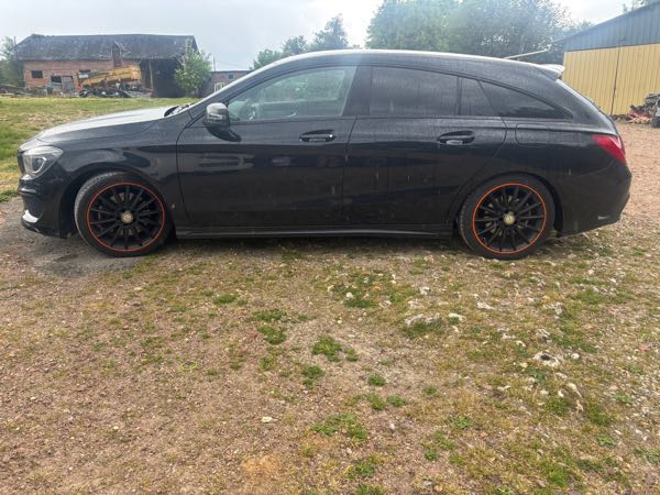 Mercedes-Benz Cla SHOOTING BRAKE 220 D ORANGEART EDITION 7G-TRONIC