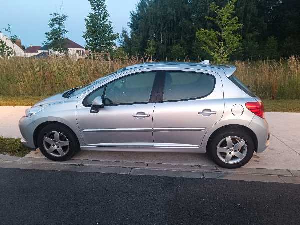 Peugeot 207 Peugeot 207 1.4 essence pack sport