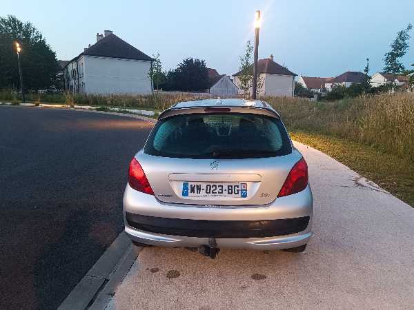 Peugeot 207 Peugeot 207 1.4 essence pack sport