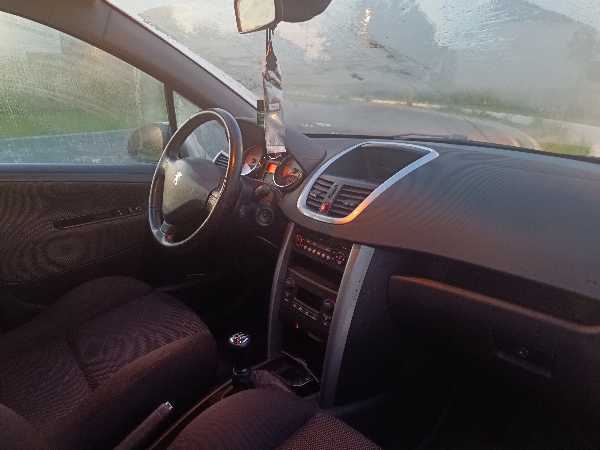 Peugeot 207 Peugeot 207 1.4 essence pack sport