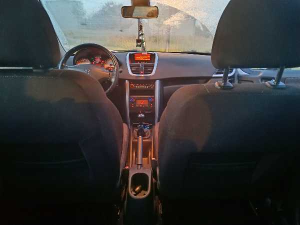 Peugeot 207 Peugeot 207 1.4 essence pack sport