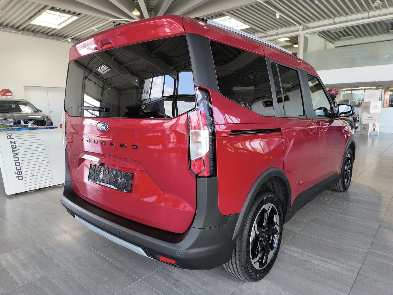 Ford Tourneo Courier Active - 1.0i 125cv M6 - Stock