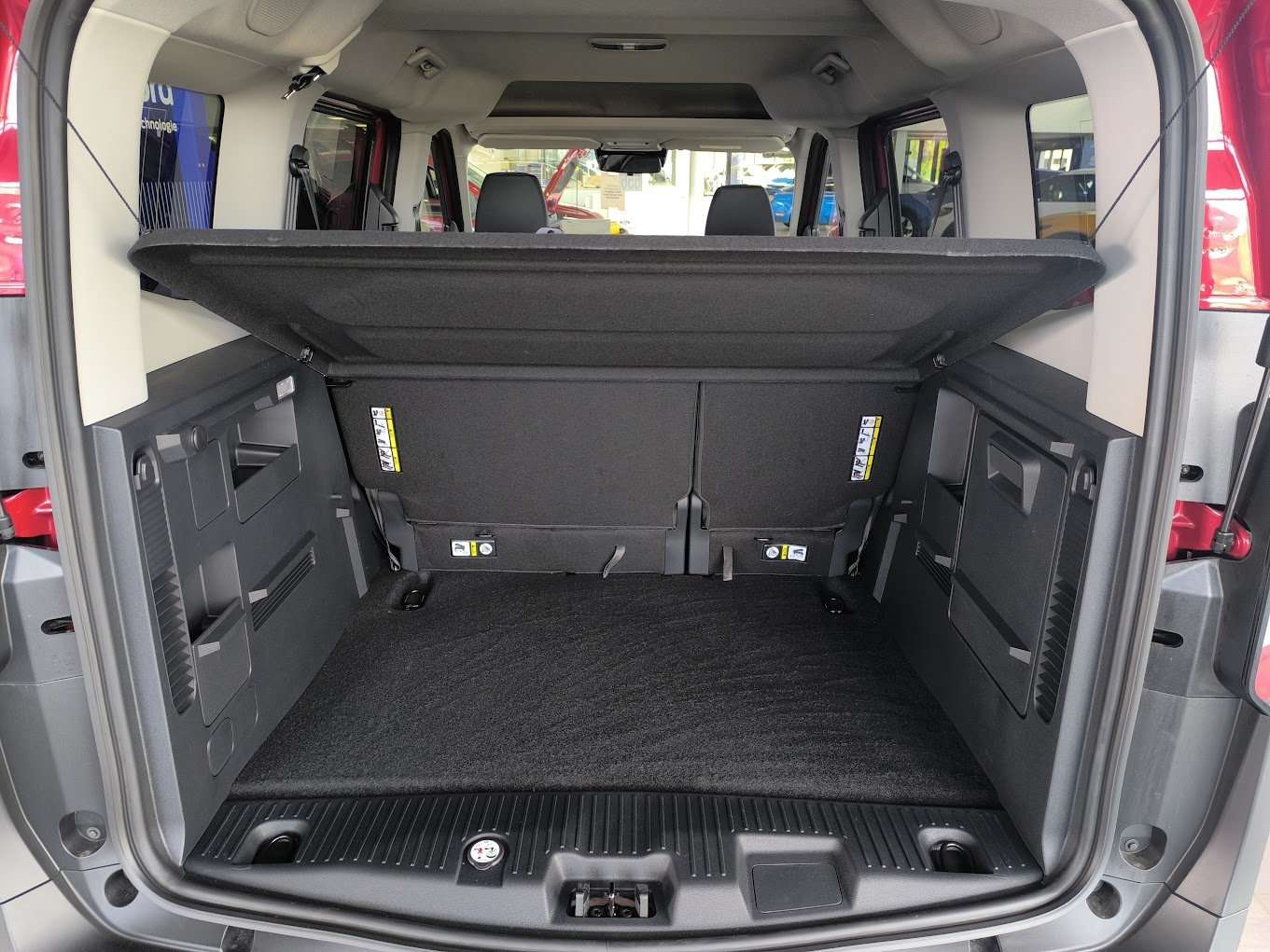 Ford Tourneo Courier Active - 1.0i 125cv M6 - Stock