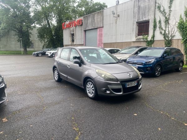 Renault Grand Scenic IV 1.7 BLUE DCI 120 SL BLACK EDITION 7PL