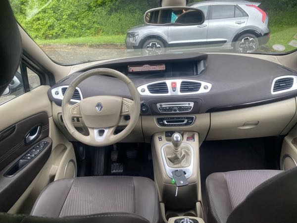 Renault Grand Scenic IV 1.7 BLUE DCI 120 SL BLACK EDITION 7PL
