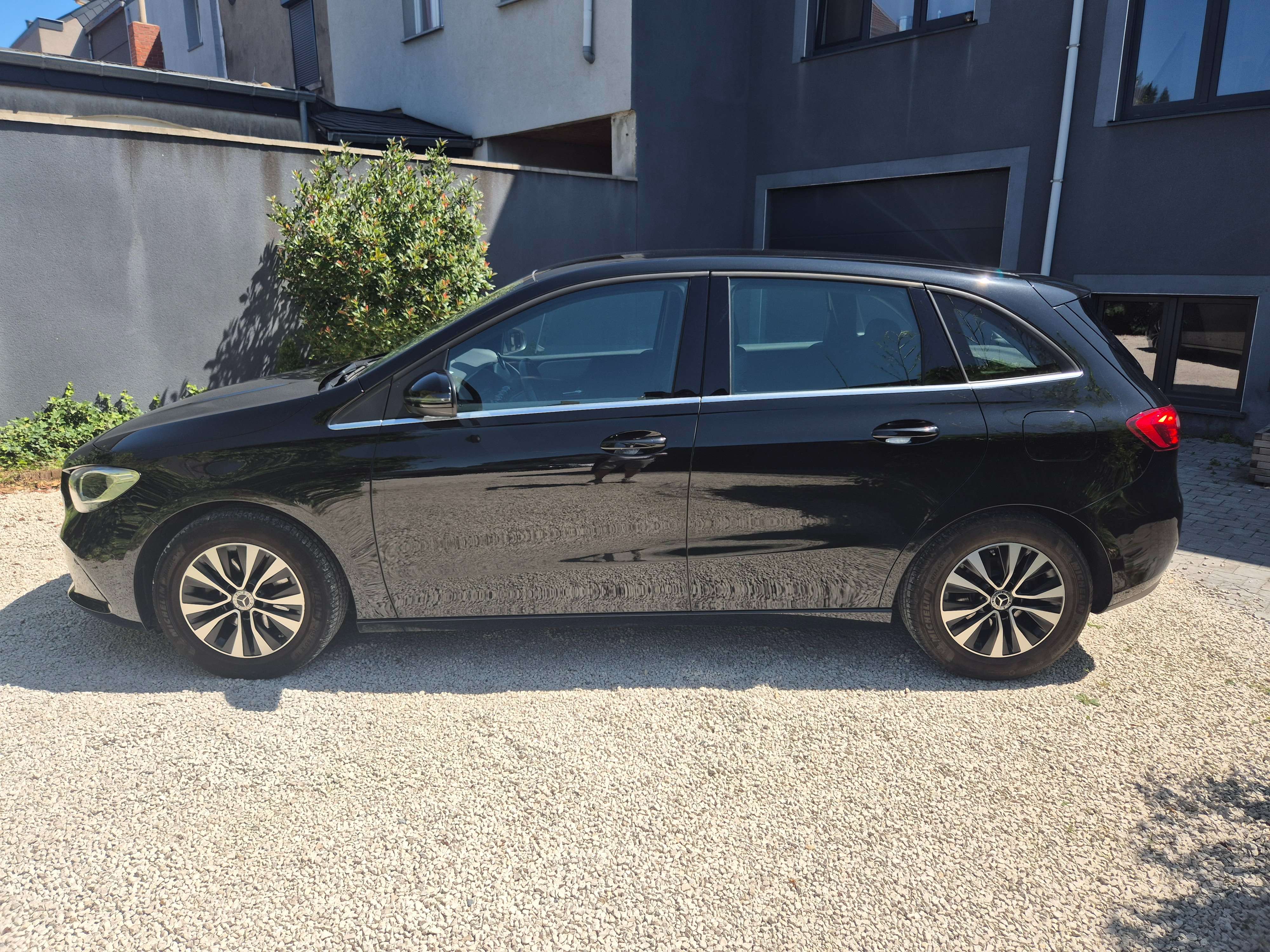 Mercedes-Benz B 180 d Business Solution - Monospace Premium Automatique - Garantie 12 Mois avec Entretien Effectué Dispo Rapide - Zone LEZ Ok