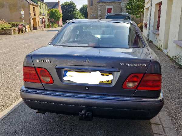 Mercedes-Benz Classe E (2) 300 D TURBO ELEGANCE BVA