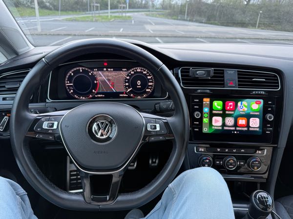 Volkswagen Golf VII (2) 1.6 TDI 115 BLUEMOTION TECHNOLOGY CONNECT 5P