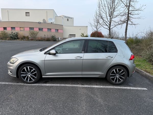 Volkswagen Golf VII (2) 1.6 TDI 115 BLUEMOTION TECHNOLOGY CONNECT 5P