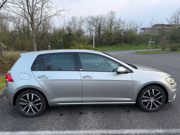 Volkswagen Golf VII (2) 1.6 TDI 115 BLUEMOTION TECHNOLOGY CONNECT 5P
