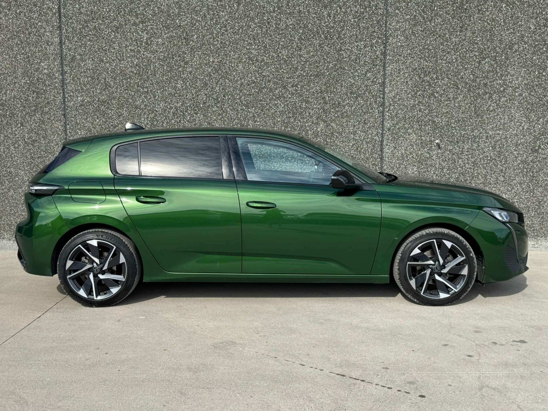 Peugeot 308 308 1.2  Allure// CARPLAY//GPS/CAMERA/GARANTIE 12M