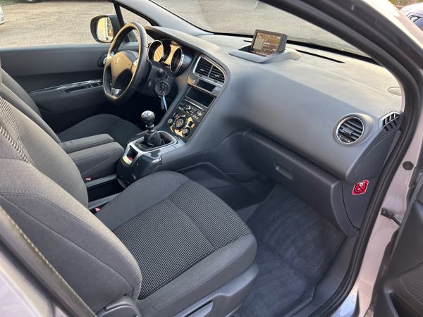 Peugeot 5008 (2) 1.6 BLUEHDI 120 STYLE 7PL