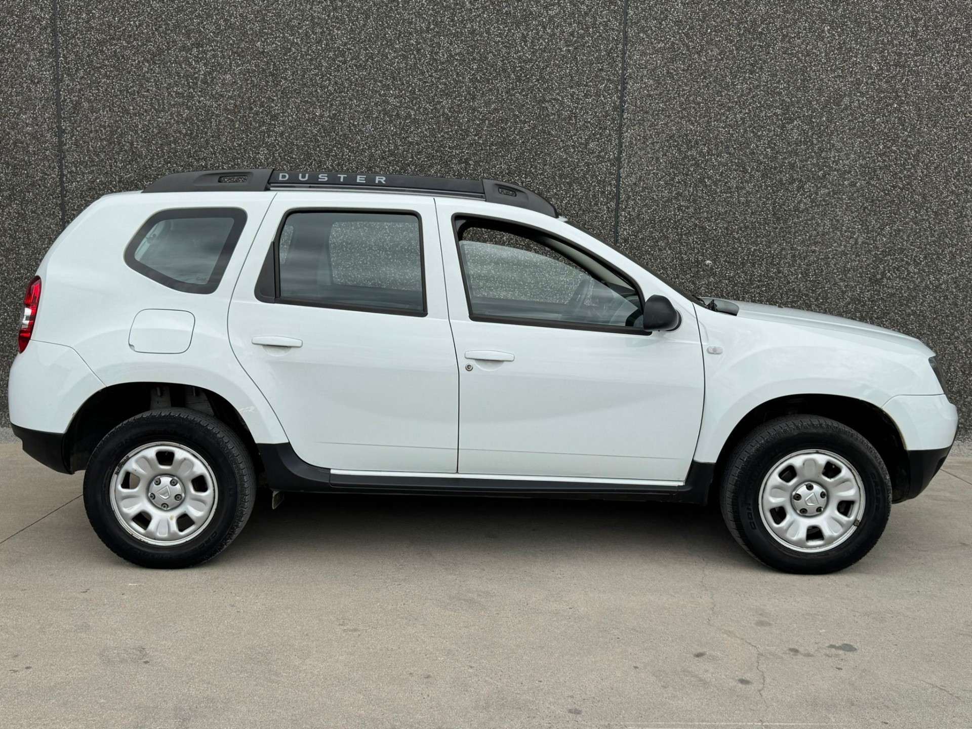 Dacia Duster 1.5 dCi  Laureate // 91.000 KM//USB/CLIM/GARANTIE