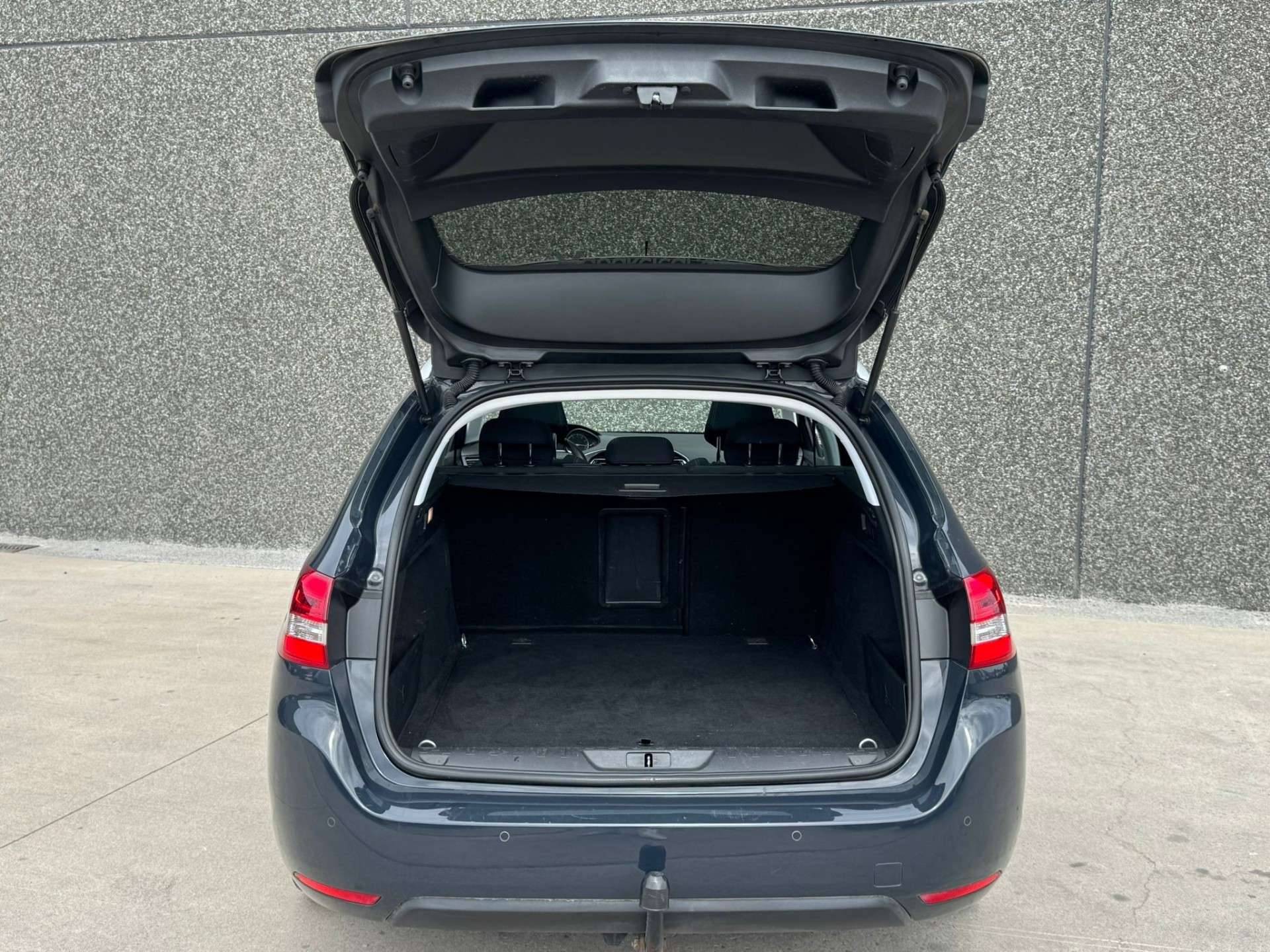 Peugeot 308 SW 1.2  Active //CAPLAY/CAMERA//GPS/GARANTIE 12M