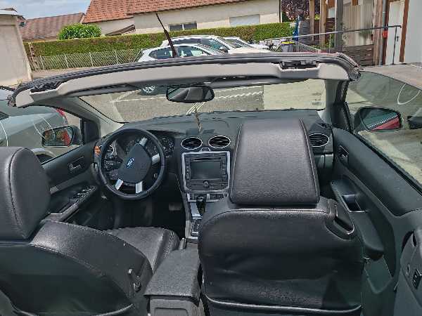 Ford Focus II (2) COUPE CABRIOLET 2.0 145 TREND AUTO