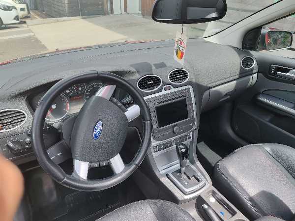 Ford Focus II (2) COUPE CABRIOLET 2.0 145 TREND AUTO