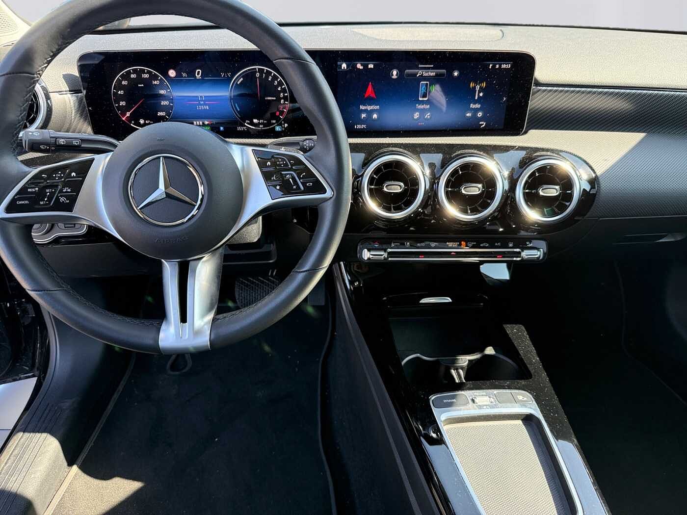 Mercedes-Benz A 250  e Progressive