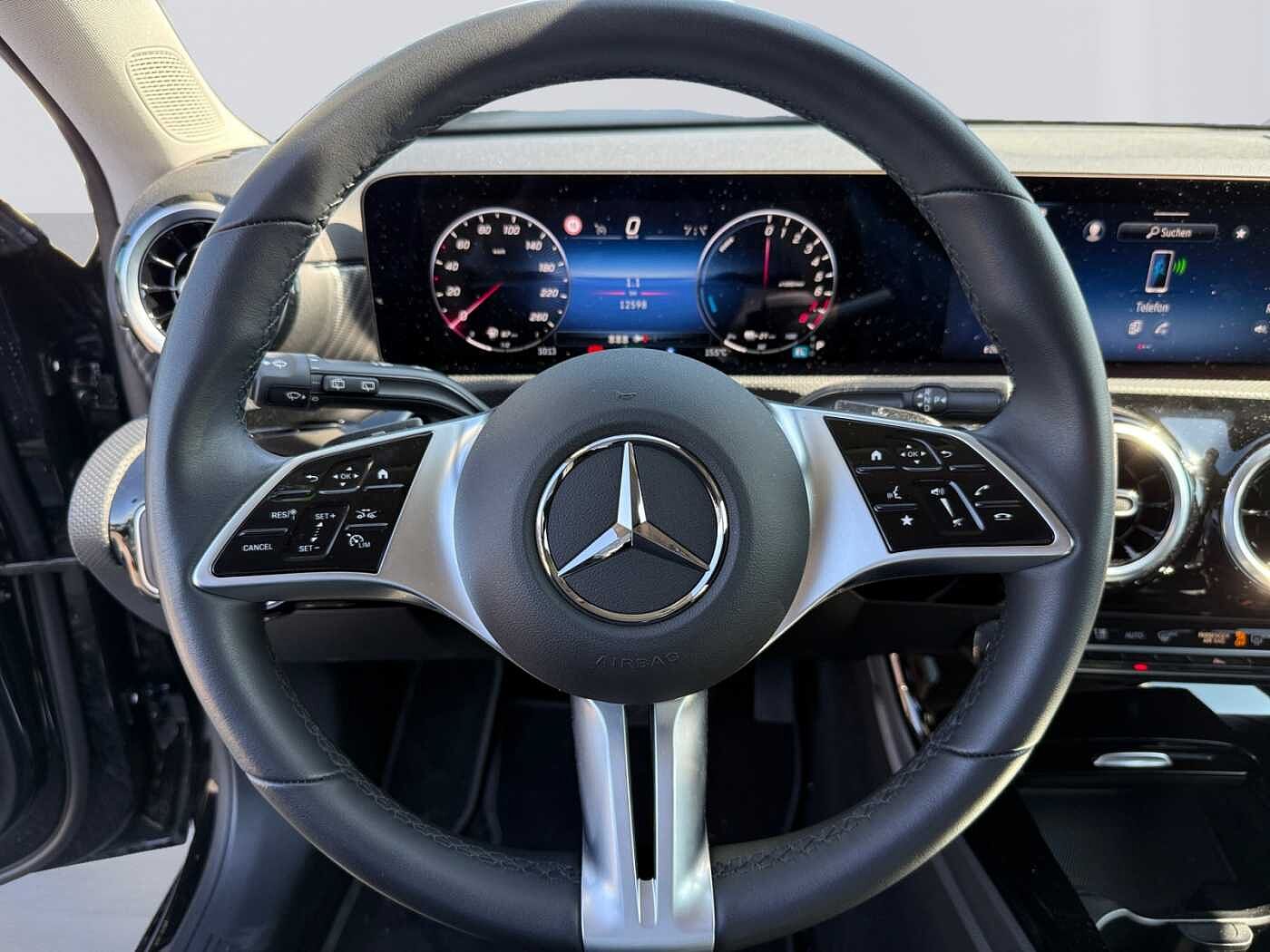Mercedes-Benz A 250  e Progressive