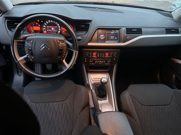 Citroen C5 II (2) TOURER 1.6 HDI 115 CONFORT BVM