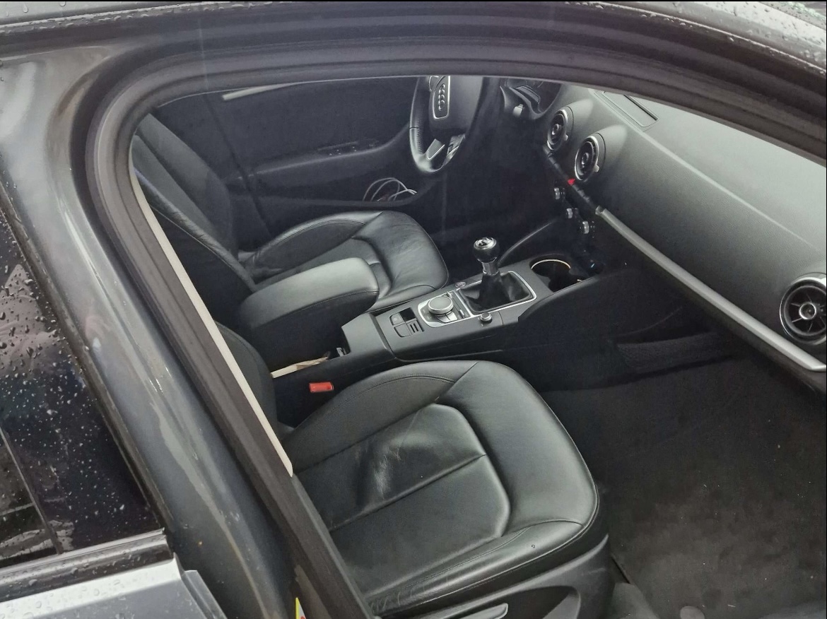 Audi A3 III BERLINE 1.6 TDI DPF 105 AMBITION