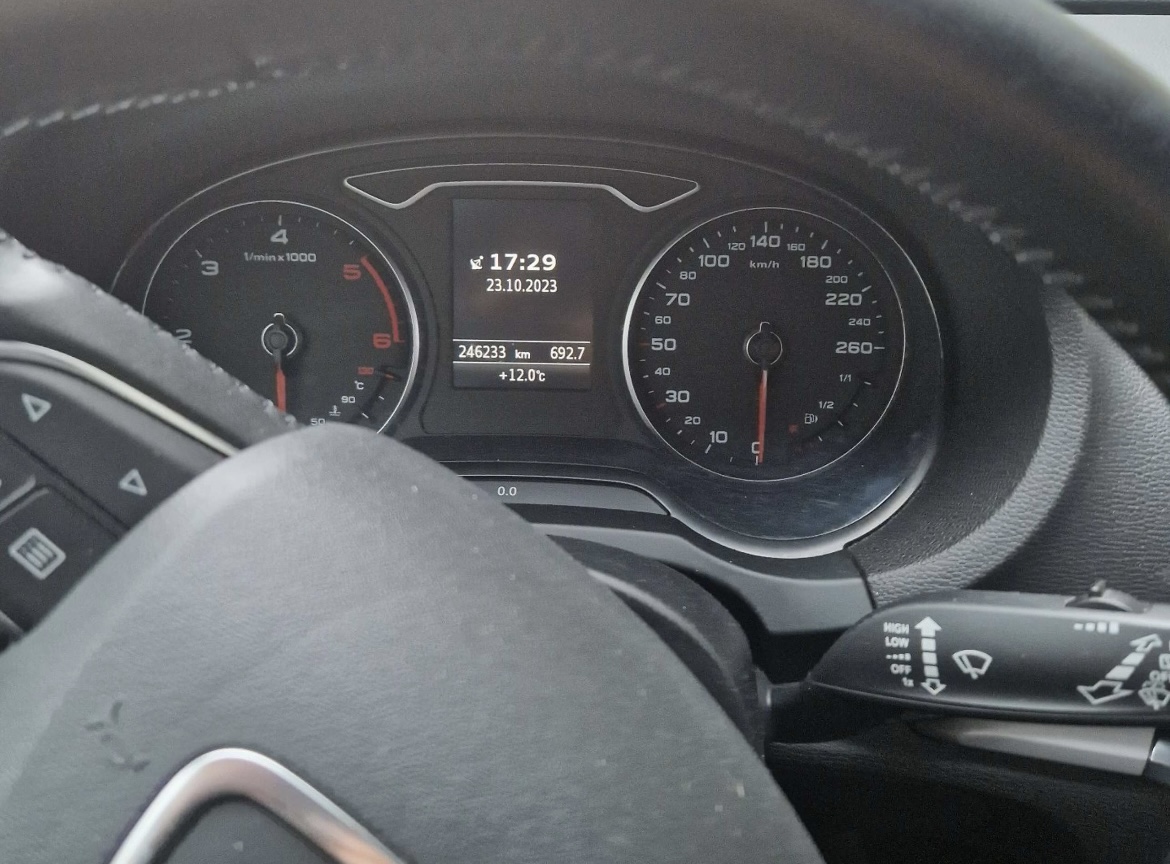 Audi A3 III BERLINE 1.6 TDI DPF 105 AMBITION