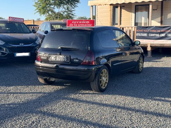 Renault Clio II (2) 1.6 16S 110 INITIALE 3P