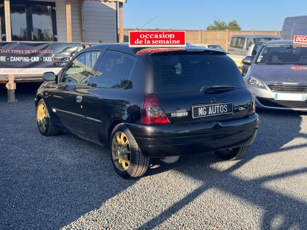 Renault Clio II (2) 1.6 16S 110 INITIALE 3P