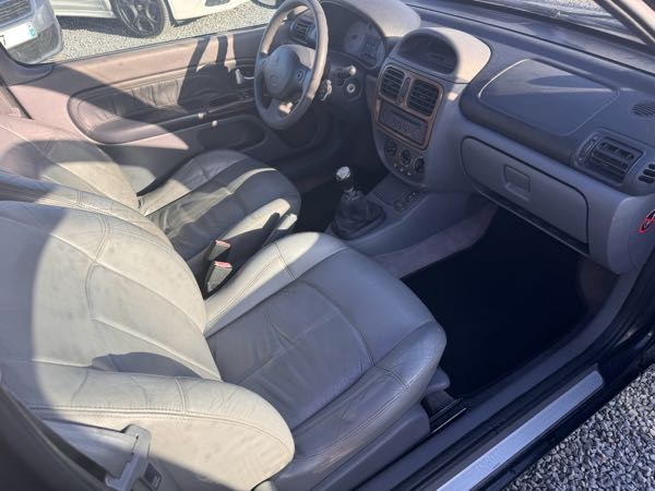 Renault Clio II (2) 1.6 16S 110 INITIALE 3P