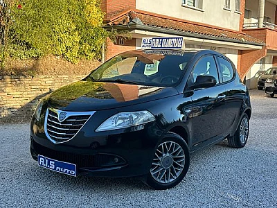 Lancia Ypsilon III 1.2 8V 69 STOP&amp;START BLACK &amp; RED 5P