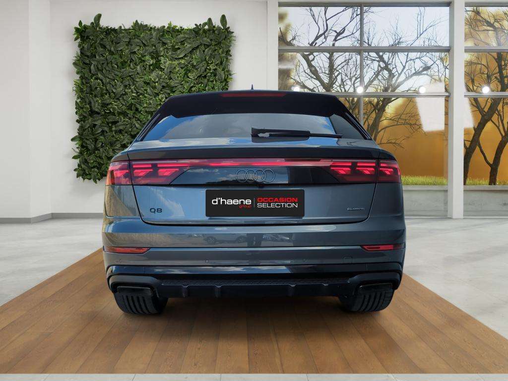 Audi Q8 SUV e-hybrid (PHEV) Audi Q8 SUV   60 TFSI e quattro 360 kW tiptronic