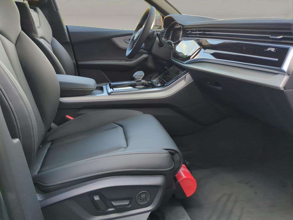 Audi Q8 SUV e-hybrid (PHEV) Audi Q8 SUV   60 TFSI e quattro 360 kW tiptronic