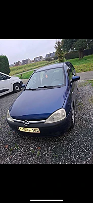 Opel Corsa véhicule très propre non fumeur