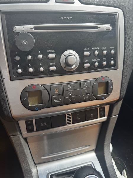 Ford Focus II (2) COUPE CABRIOLET 2.0 TDCI 136 FAP TITANIUM BVM6