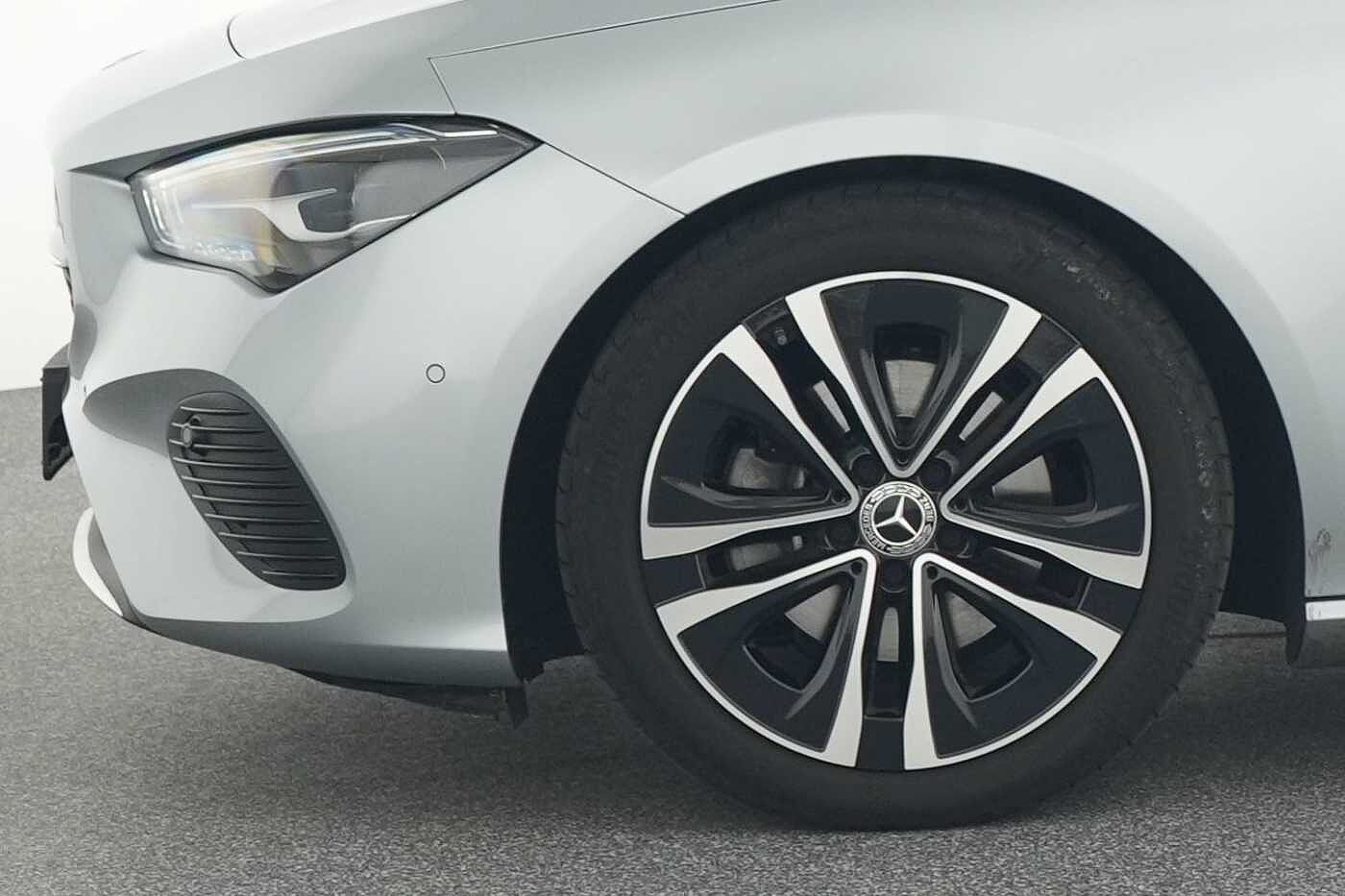Mercedes-Benz CLA 180  d Shooting Brake