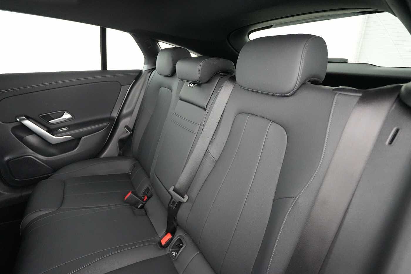 Mercedes-Benz CLA 180  d Shooting Brake
