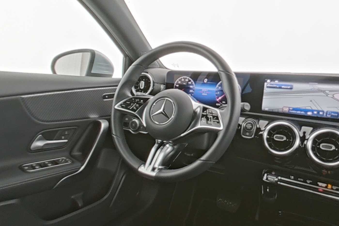 Mercedes-Benz A 180  ...