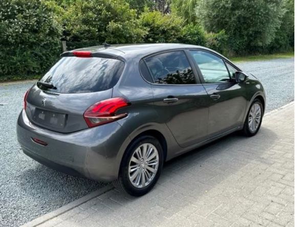 Peugeot 208 (2) 1.2 PURETECH 82 ALLURE 5P