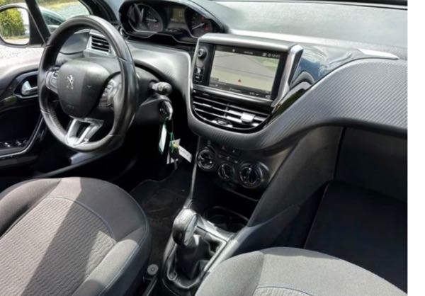 Peugeot 208 (2) 1.2 PURETECH 82 ALLURE 5P