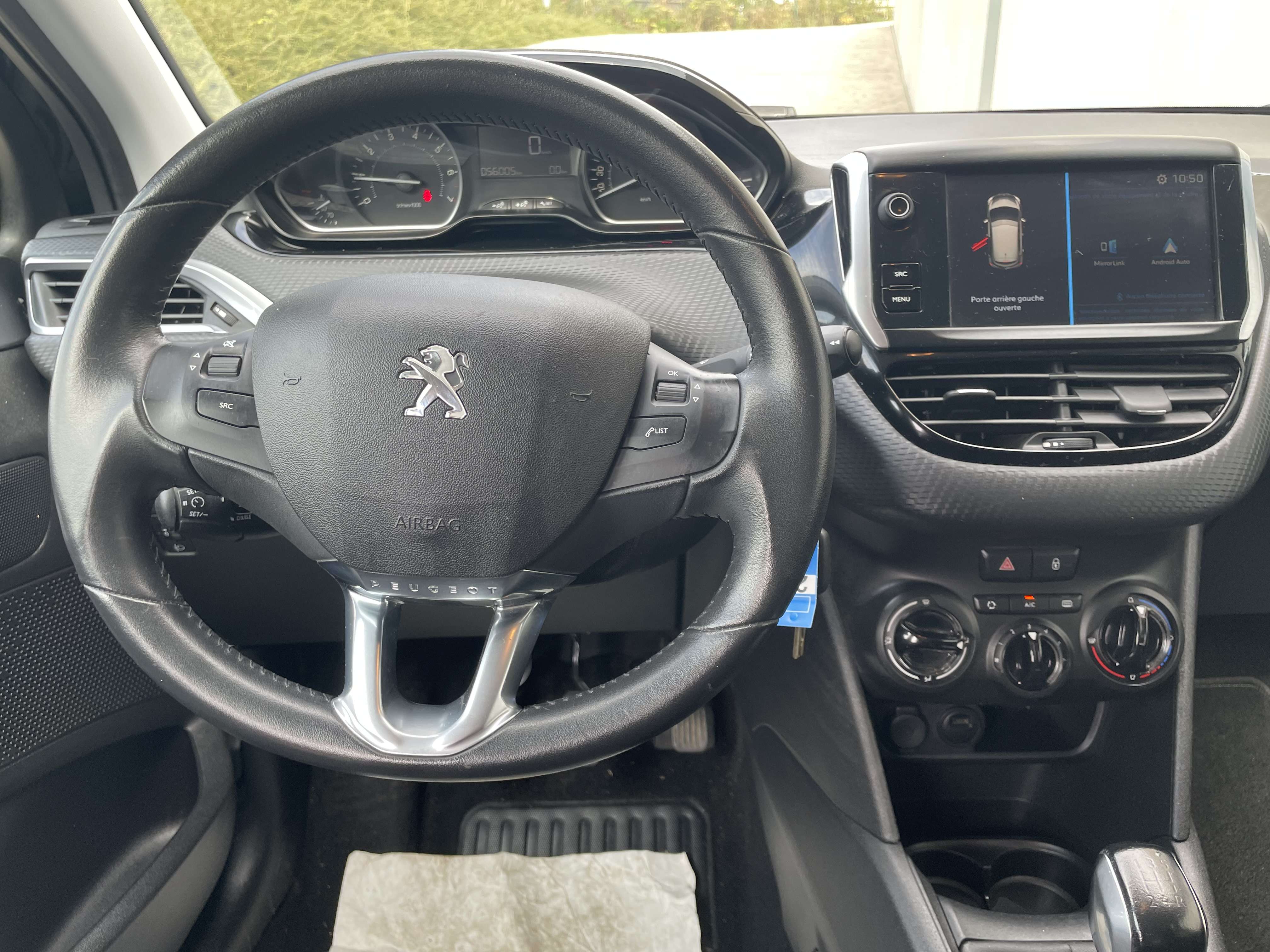 Peugeot 208 1.2 ESSENCE 82 CH SIGNATURE/CLIM/JA/APPLE CAR PLAY