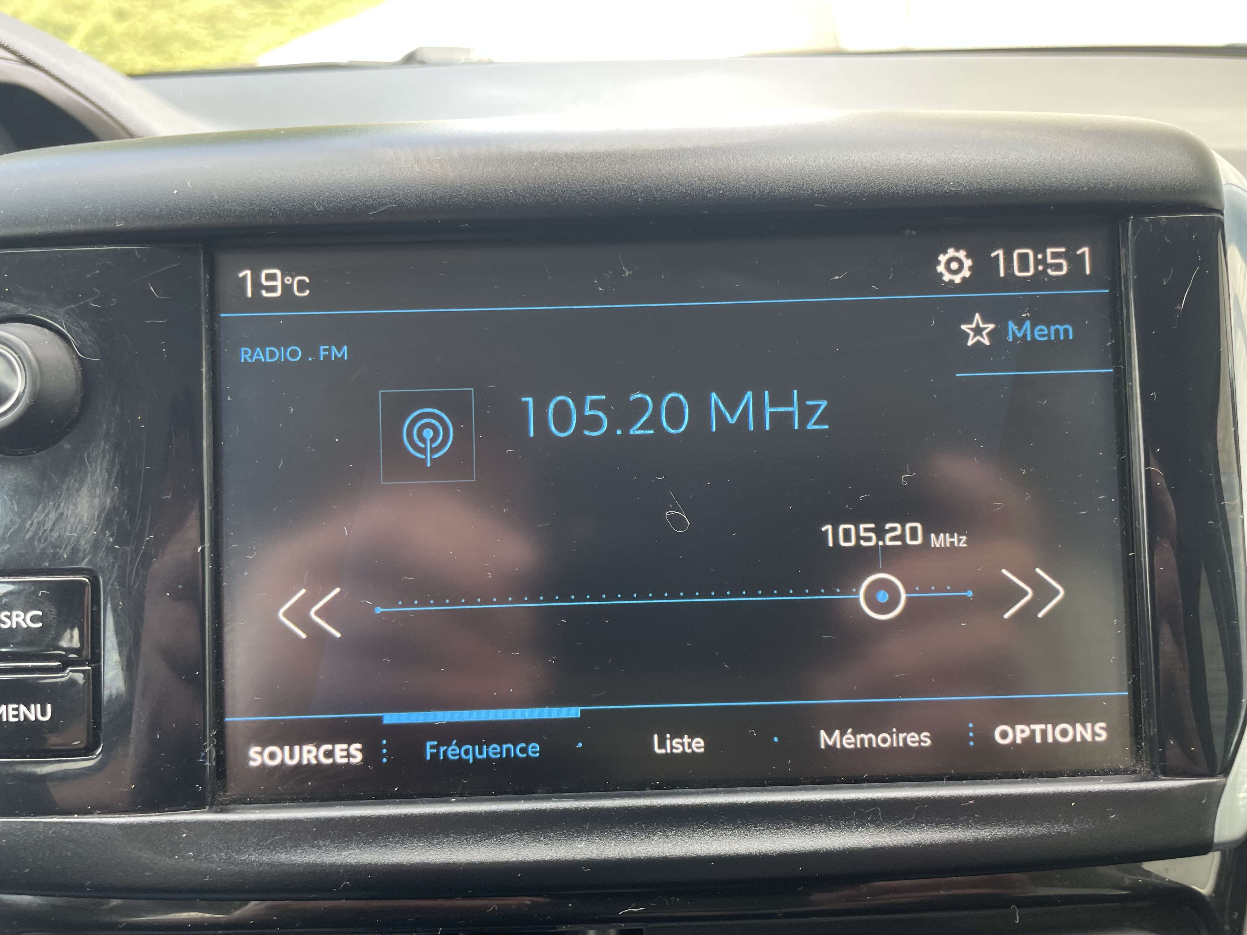 Peugeot 208 1.2 ESSENCE 82 CH SIGNATURE/CLIM/JA/APPLE CAR PLAY