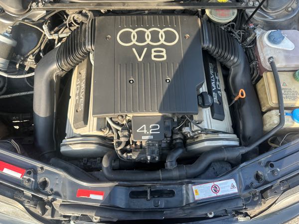 Audi S6 Audi S6 c4 v8 avant