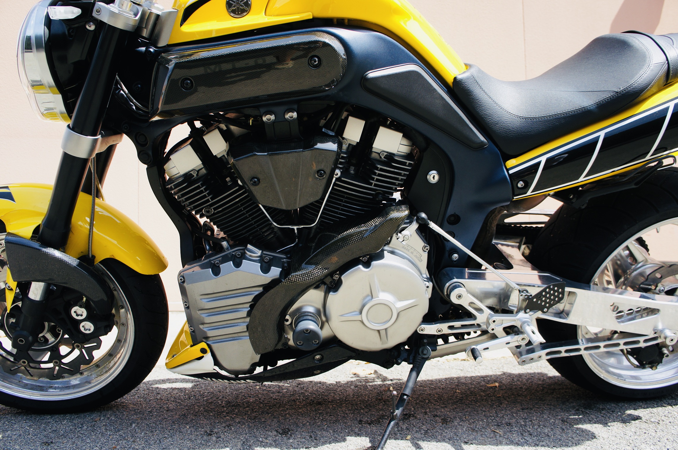 YAMAHA MT-01 SP OTEC PACK CARBONE 1700 CM3