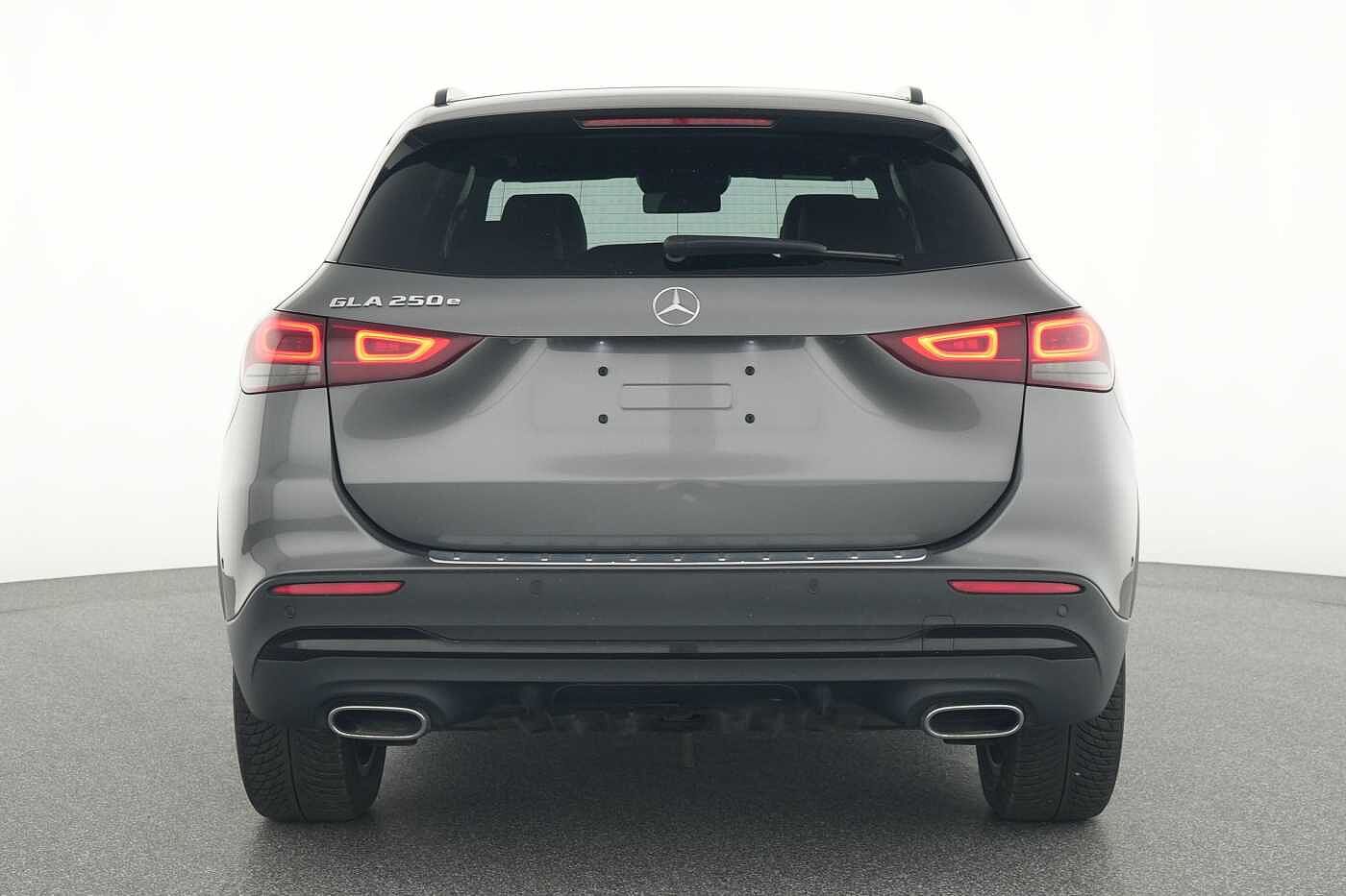 Mercedes-Benz GLA 250  e AMG Line