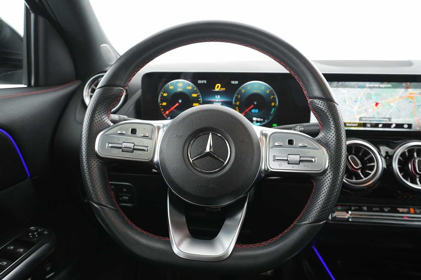 Mercedes-Benz GLA 250  e AMG Line