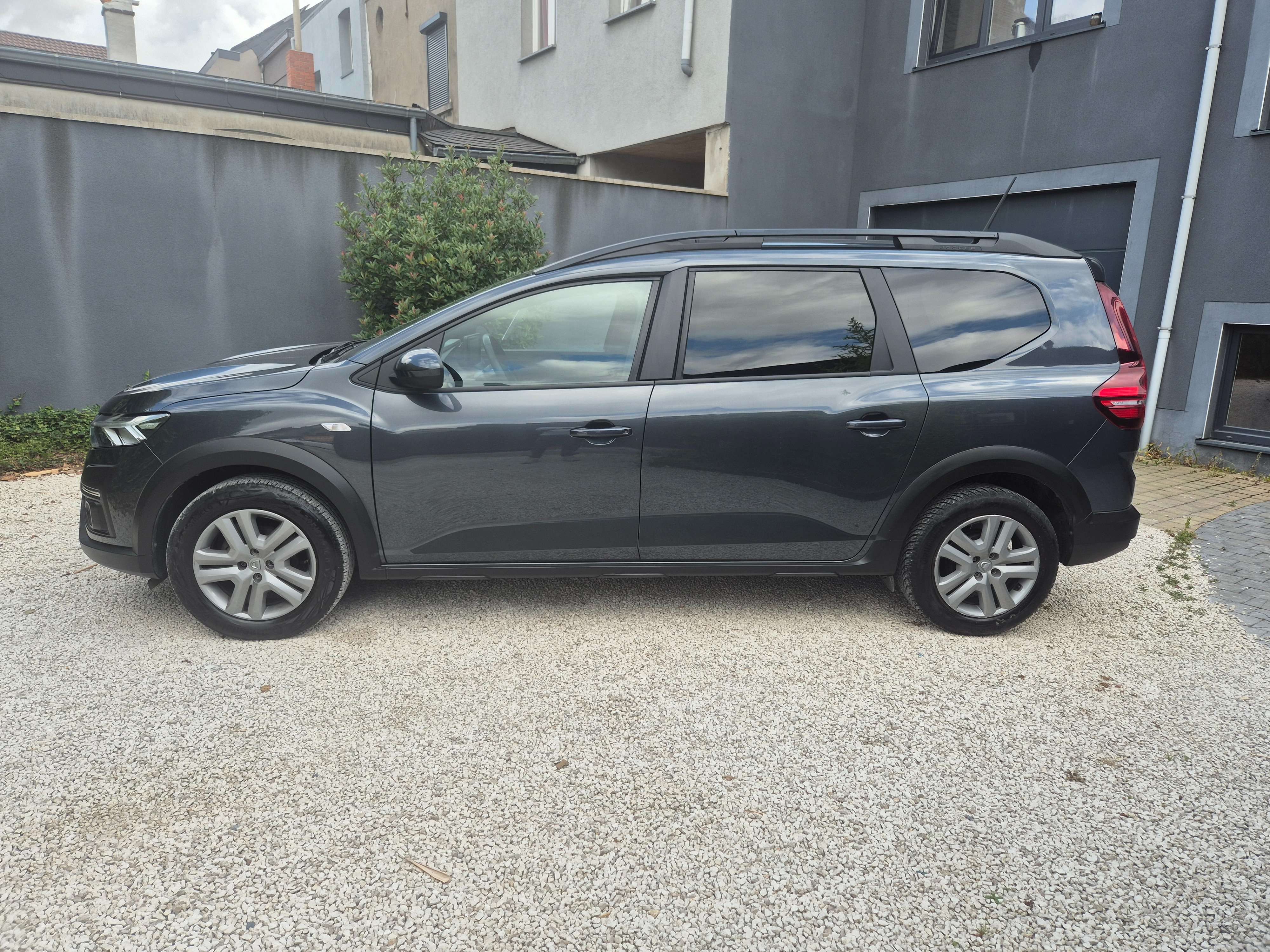 Dacia Jogger TCe 100 Comfort - LPG Economique à l'Usage et Faible KM - Garantie 12 Mois avec Entretien Effectué - Zone LEZ Ok 12/2034