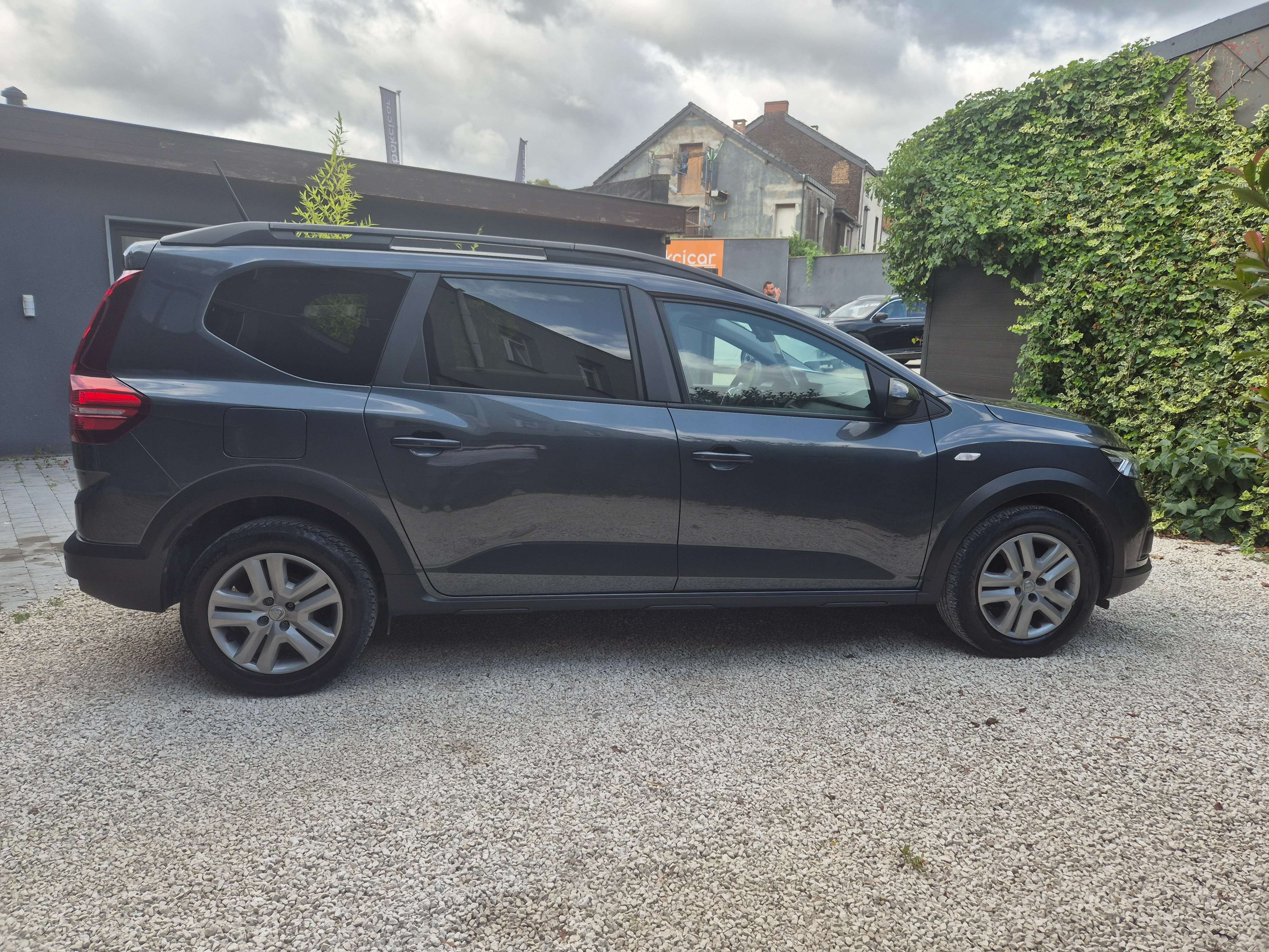 Dacia Jogger TCe 100 Comfort - LPG Economique à l'Usage et Faible KM - Garantie 12 Mois avec Entretien Effectué - Zone LEZ Ok 12/2034